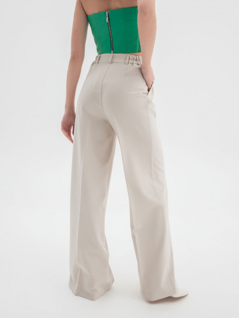 Топ кожаный с чашками Топ кожаный с чашками