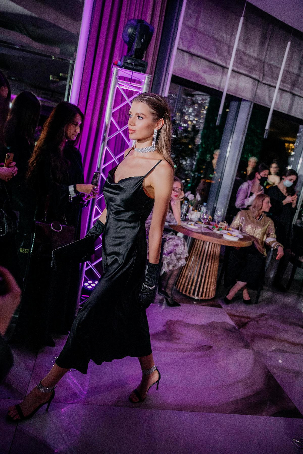 Показ лимитированной новогодней коллекции. 