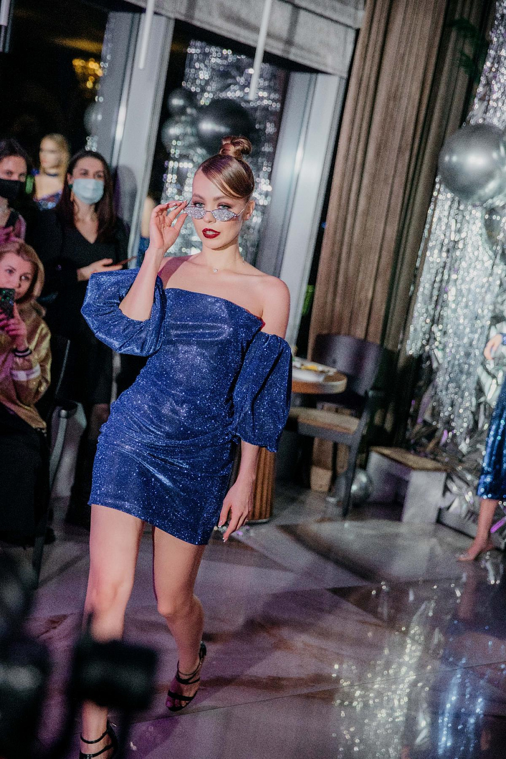 Показ лимитированной новогодней коллекции. 